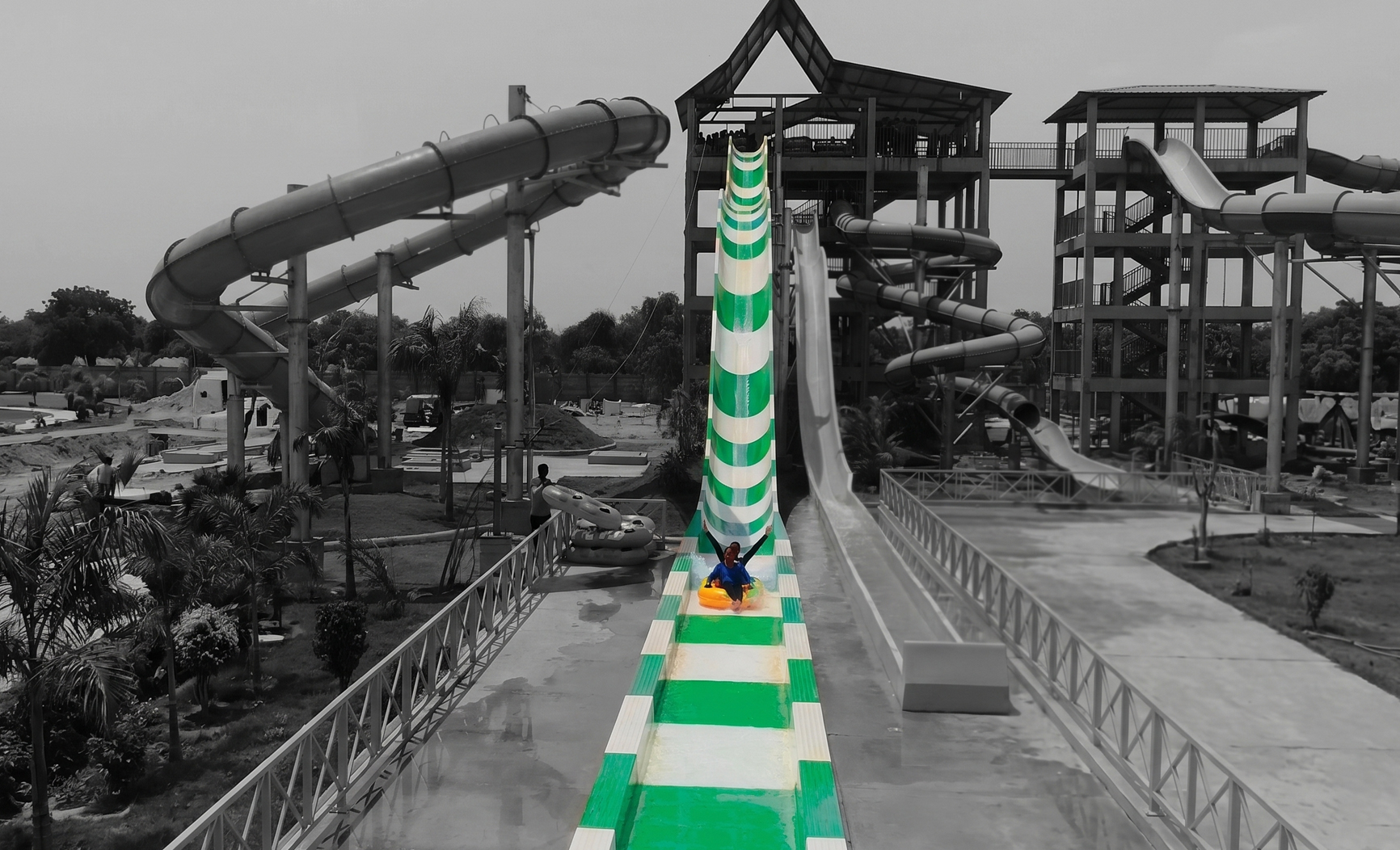 Water Slides | Water Park Equipment | Synergy Waterslides