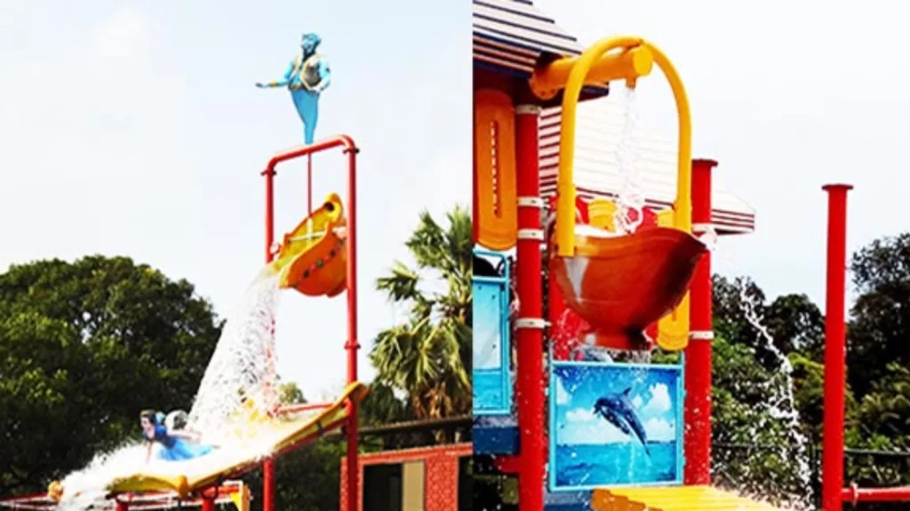 Tilting Bucket With Splash Roof